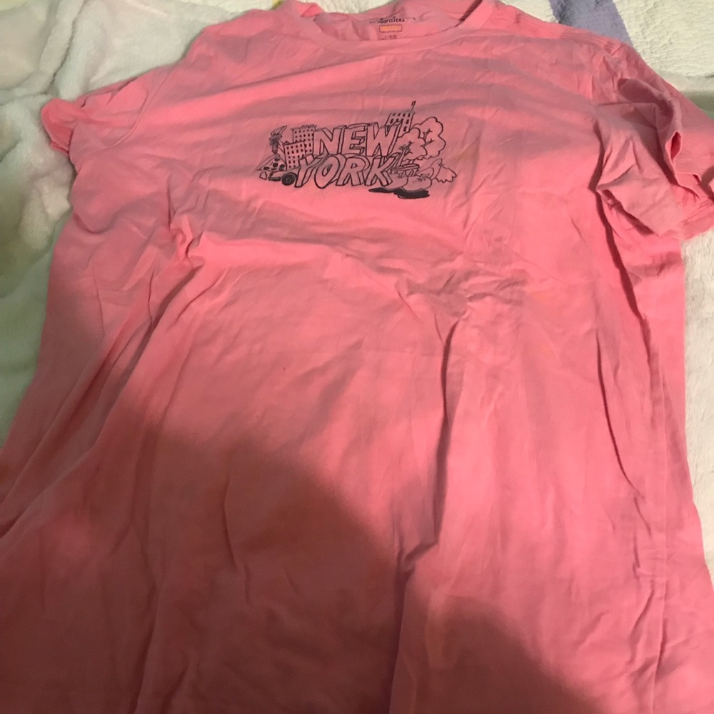 Men’s pink american eagle shirt